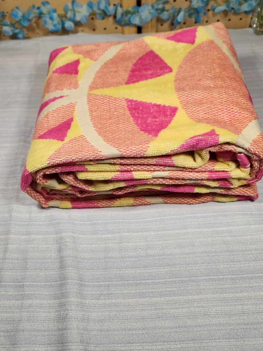 Towel Bright Pink and Yellow Geometric Beach Towel Unbranded New Without Tags #2